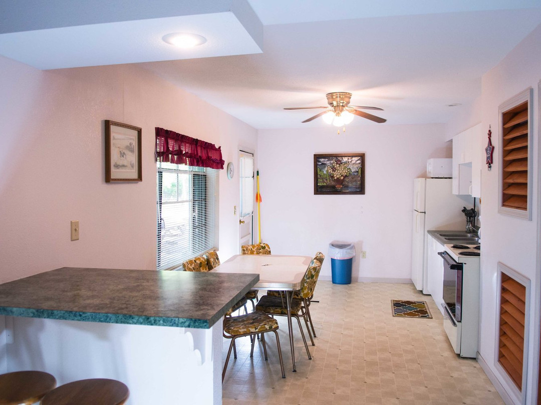 Crooked Hook Resort主图