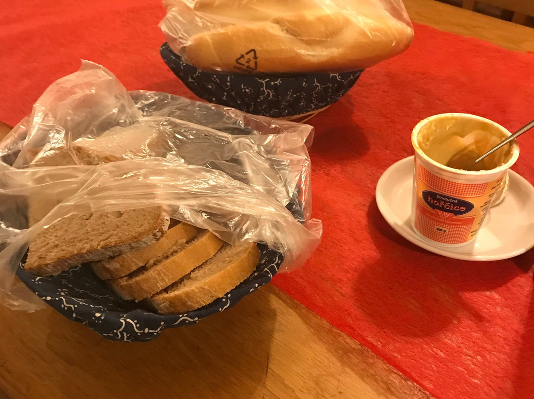 Zamecke Sklepy Straznice-Straznice必去景点