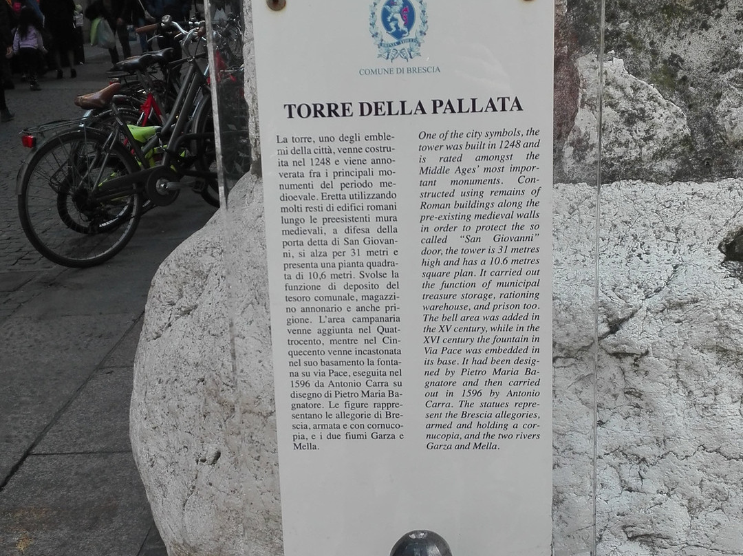 Torre e Fontana della Palata-布雷西亚必去景点