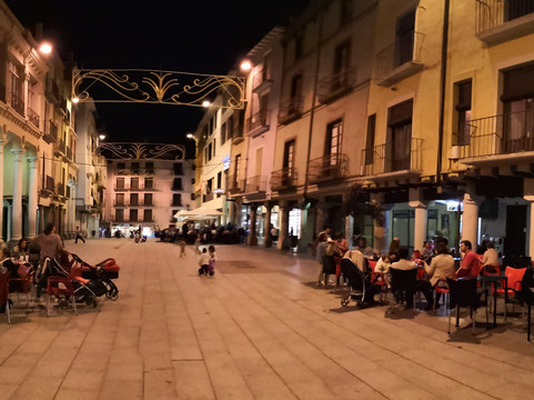 巴瓦斯特罗城市大酒店主图