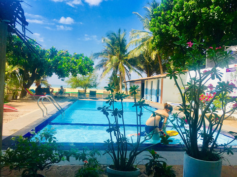 黄玉海滩酒店主图