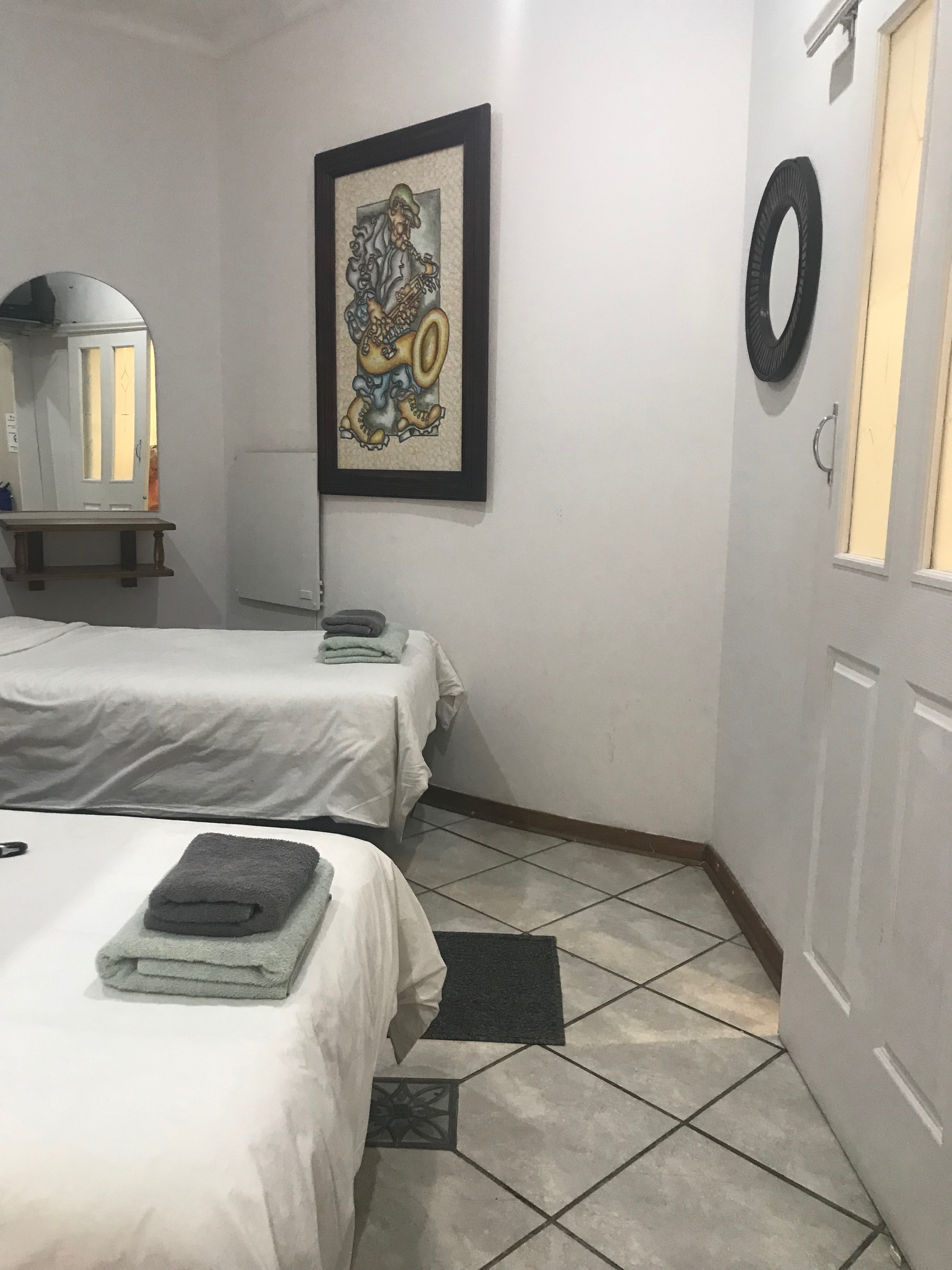 Woodpecker Guesthouse-官方
