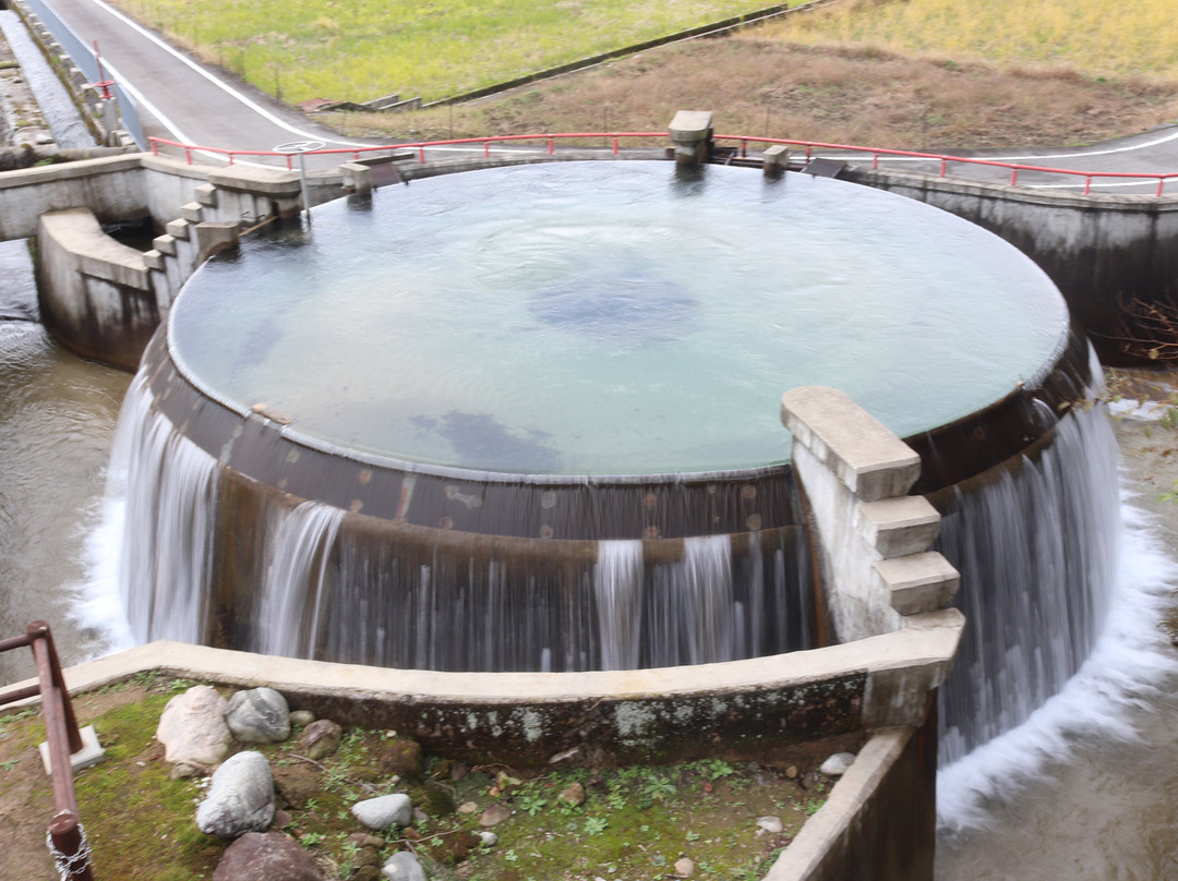 Higashiyama Cylinder Water Tank景点图片