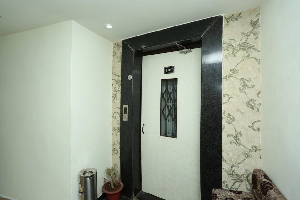 OYO 11943 Hotel Yugantar Palace主图