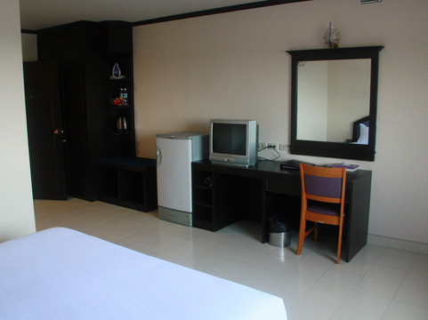 奥利弗酒店主图