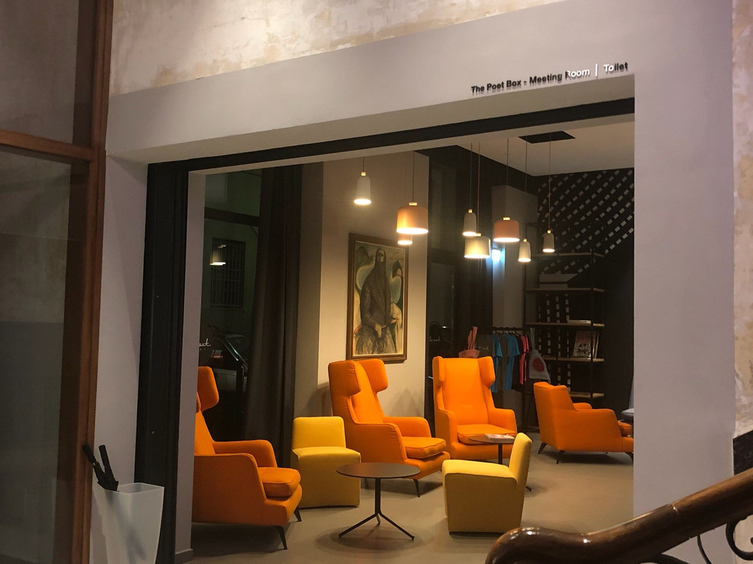 The Poet Hotel主图