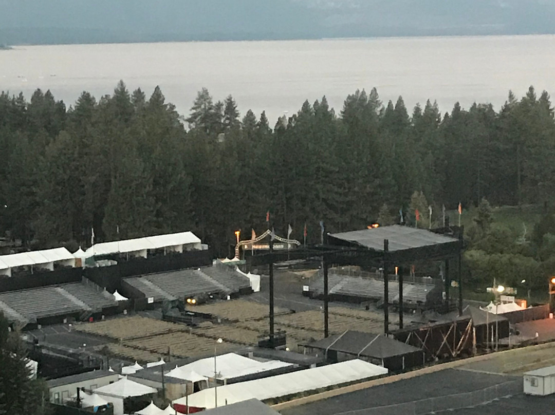 Lake Tahoe Outdoor Arena景点图片
