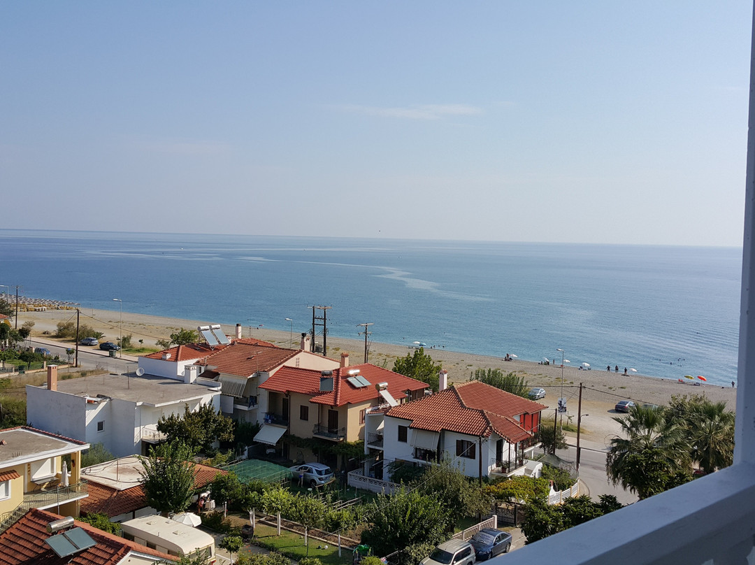 Golden Beach Hotel主图