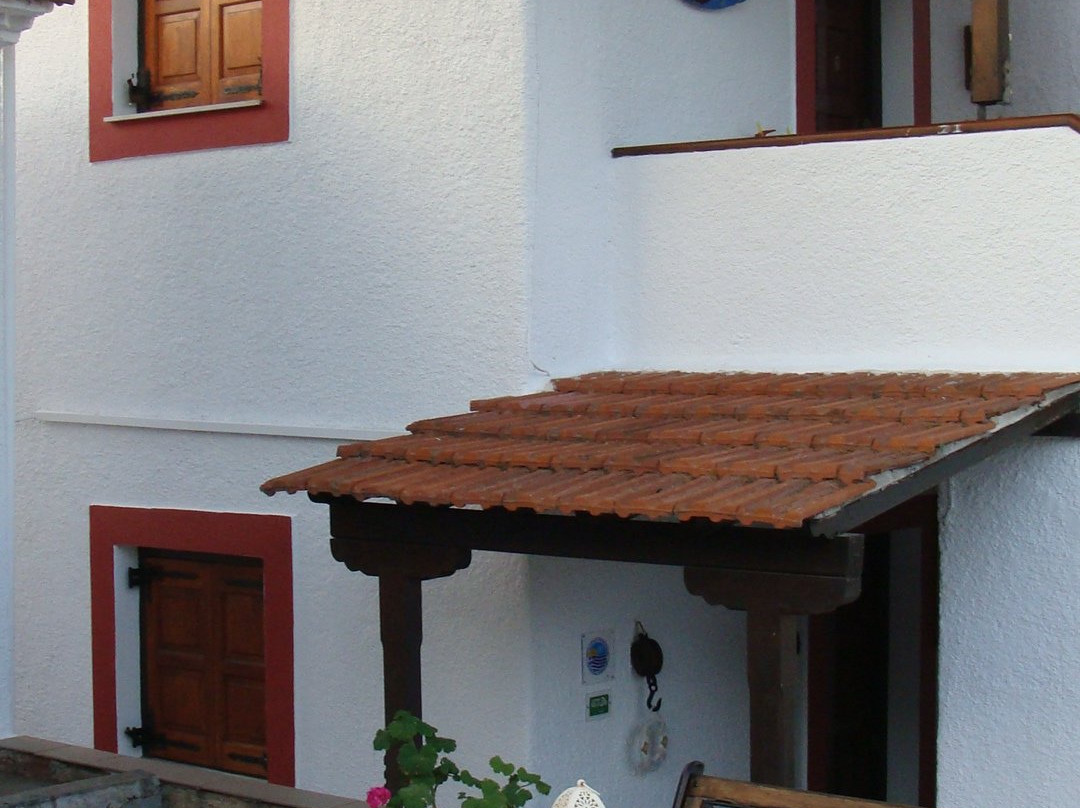 Captain George's Apartments主图