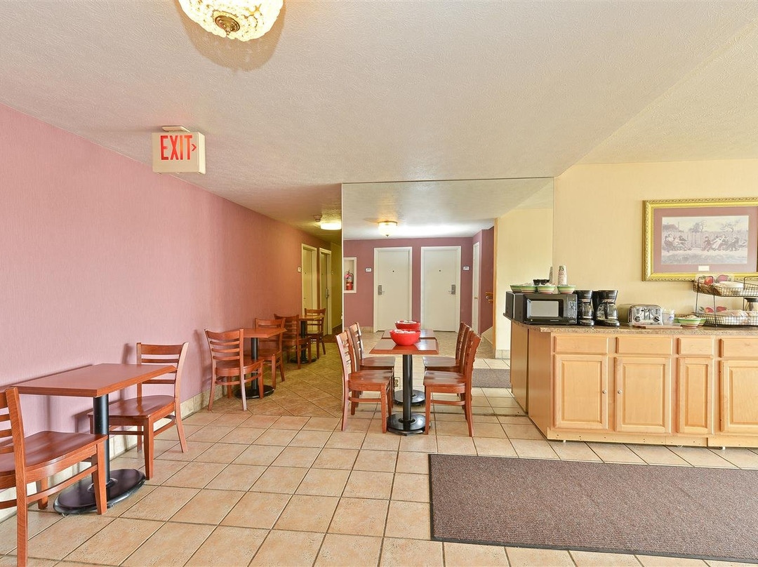 Americas Best Value Inn Austinburg主图