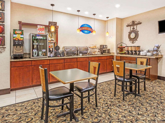 Grander Inn & Suites主图