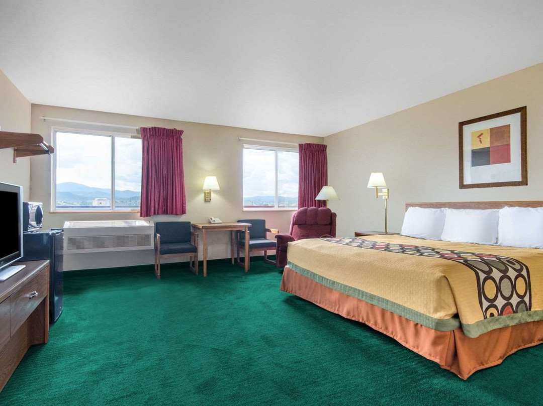 Super 8 by Wyndham Trinidad主图