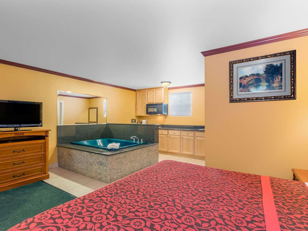 基恩城戴斯酒店主图