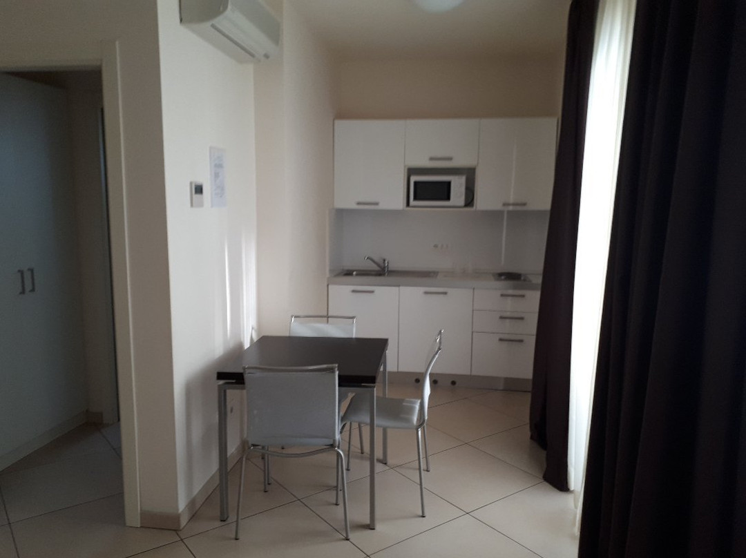Exclusive - Hotel & Apartments主图