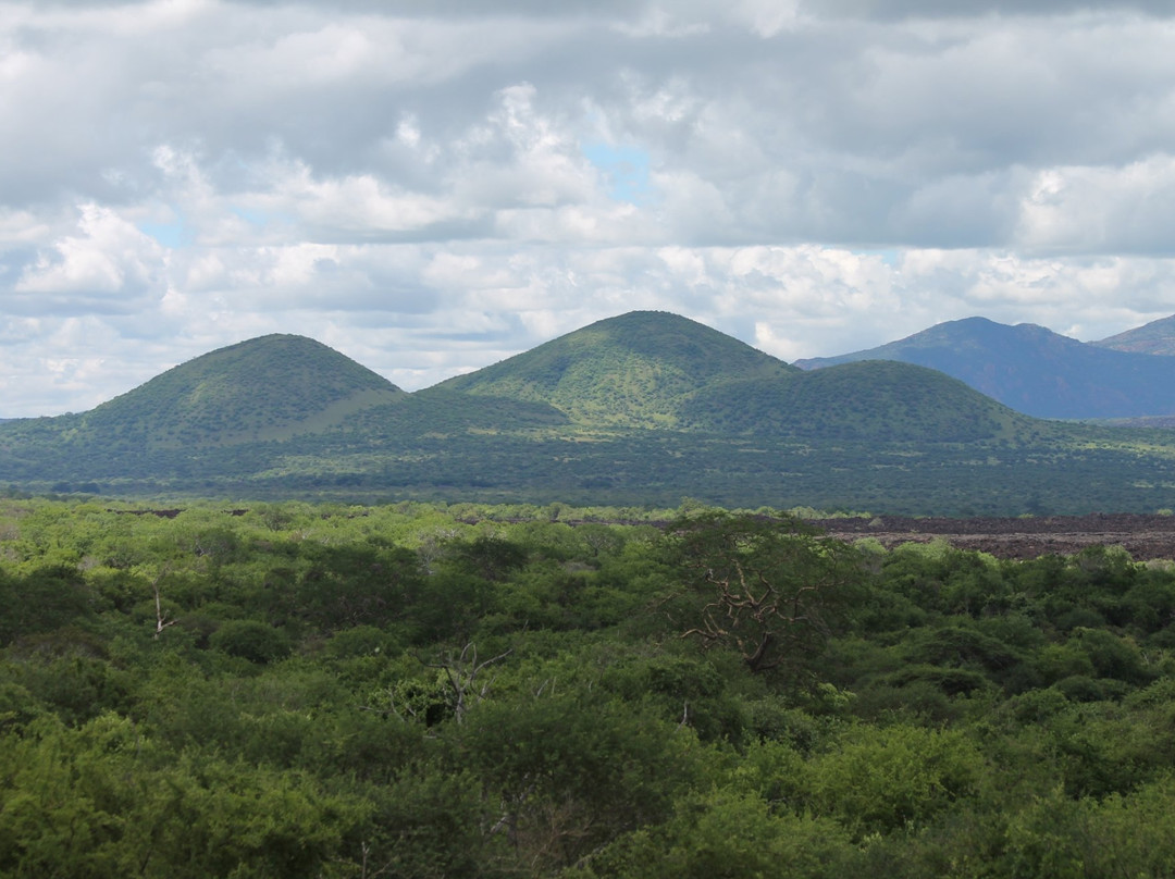 Chyulu Hills Lava Tube景点图片
