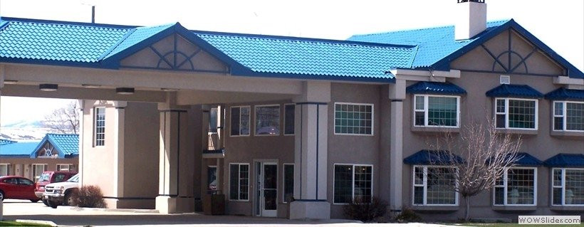 Clover Creek Inn主图