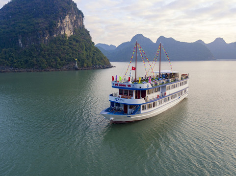 La Paci Cruises-下龙湾必去景点