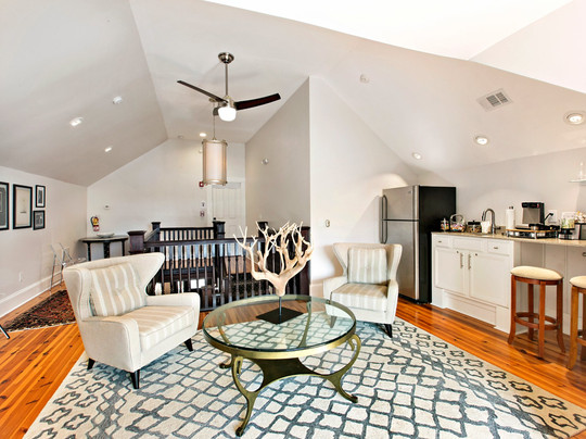 Sparrow Grove Manor主图