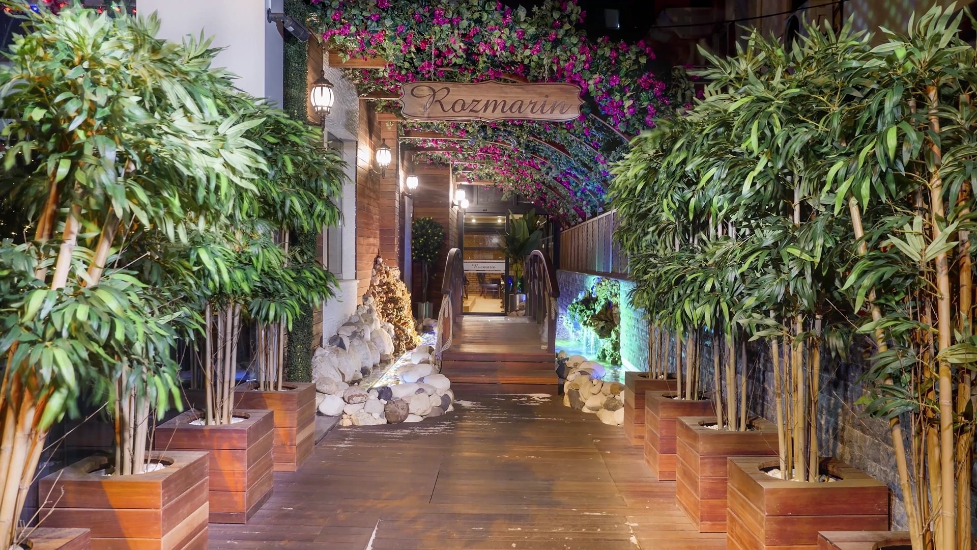 End Glory Hotel-官方