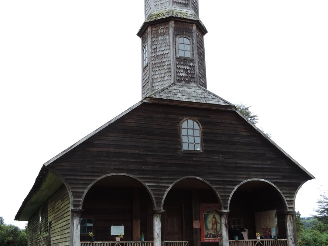 Iglesia de Colo景点图片