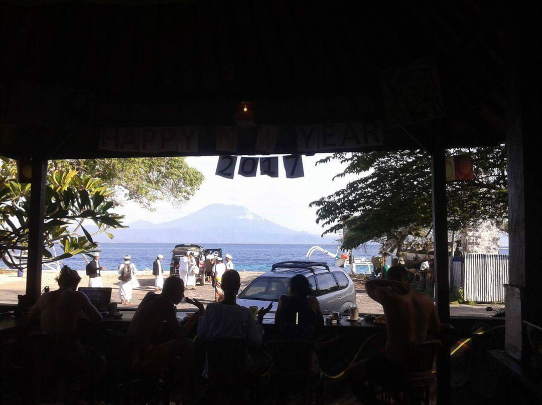 Mae Mae Bar & Restaurant