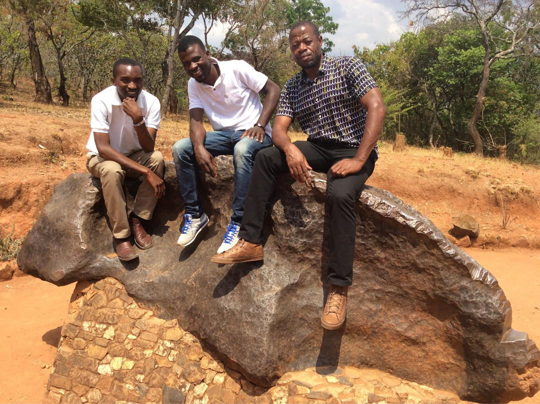 Mbozi Meteorite-姆贝亚必去景点