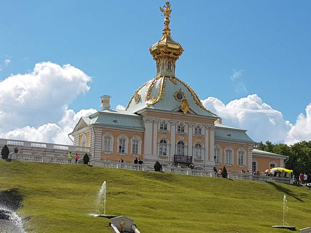 House of Peterhof Palace Administration景点图片