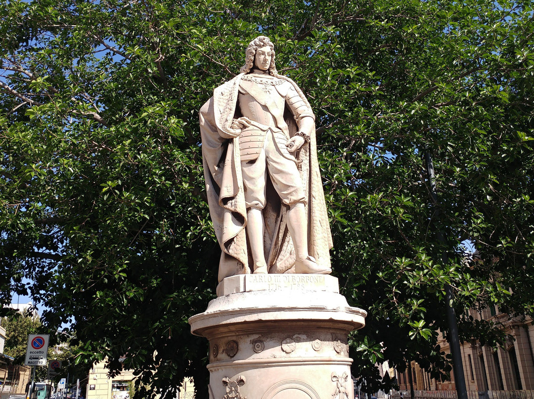 Statua di Carlo III di Borbone-墨西拿必去景点