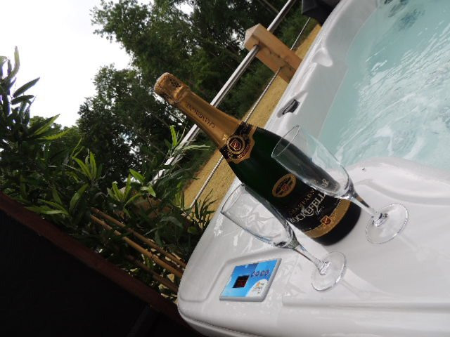 Vraignes-en-Vermandois酒店住宿-Domain De Vadancourt