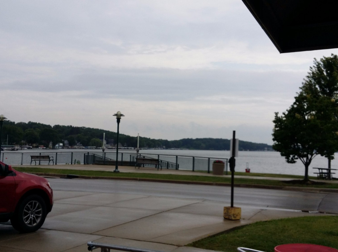 Pewaukee Lakefront Park-皮沃基必去景点