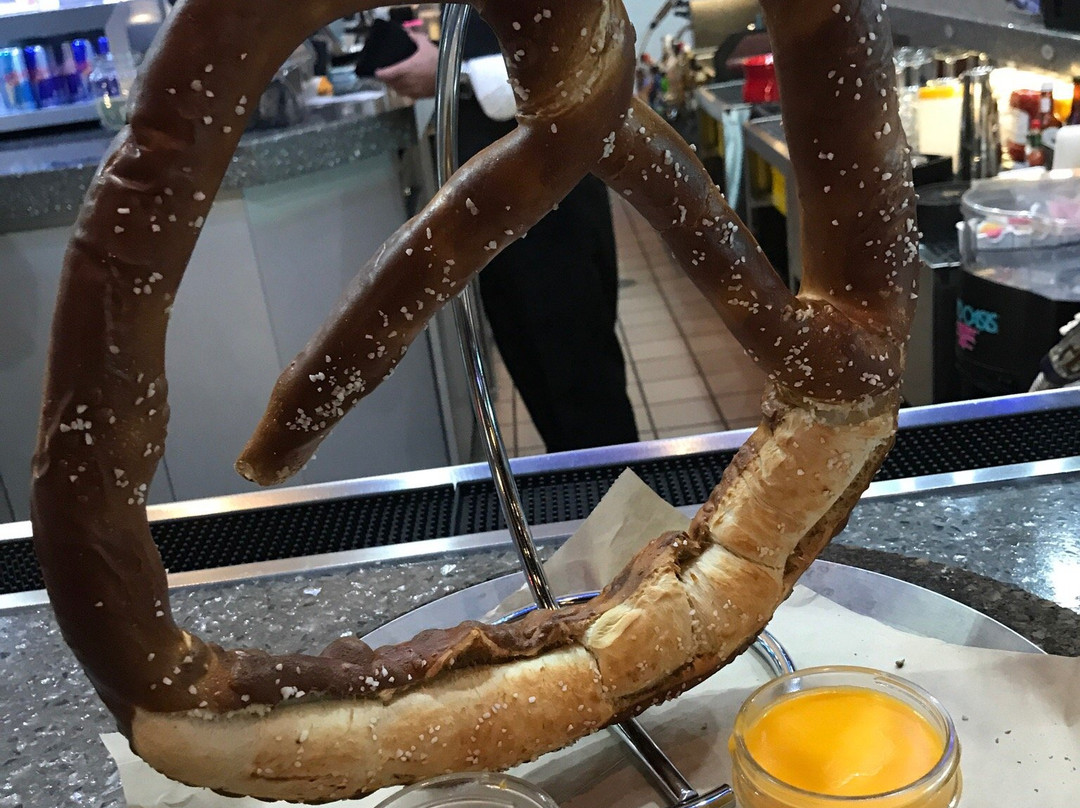 Main Event Hoffman Estates-霍夫曼庄园必去景点