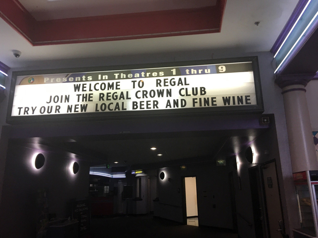 Regal Oakwood-好莱坞必去景点