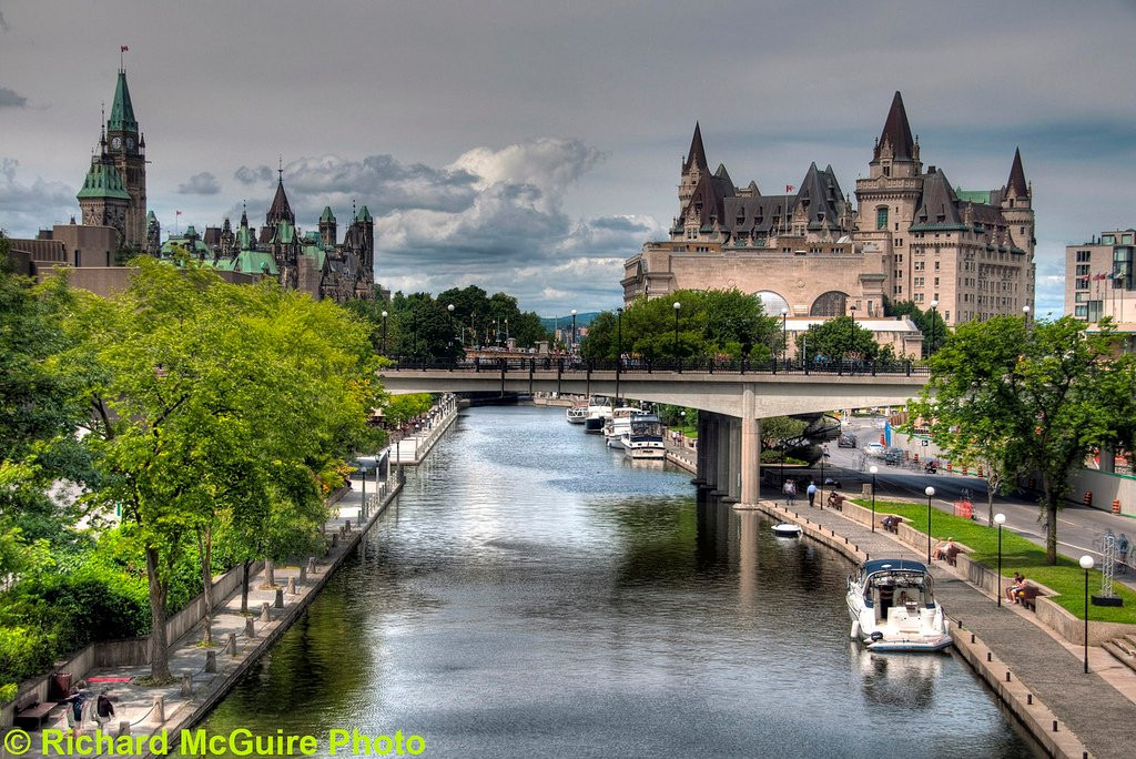 Rideau Canal Visitor Centre景点图片