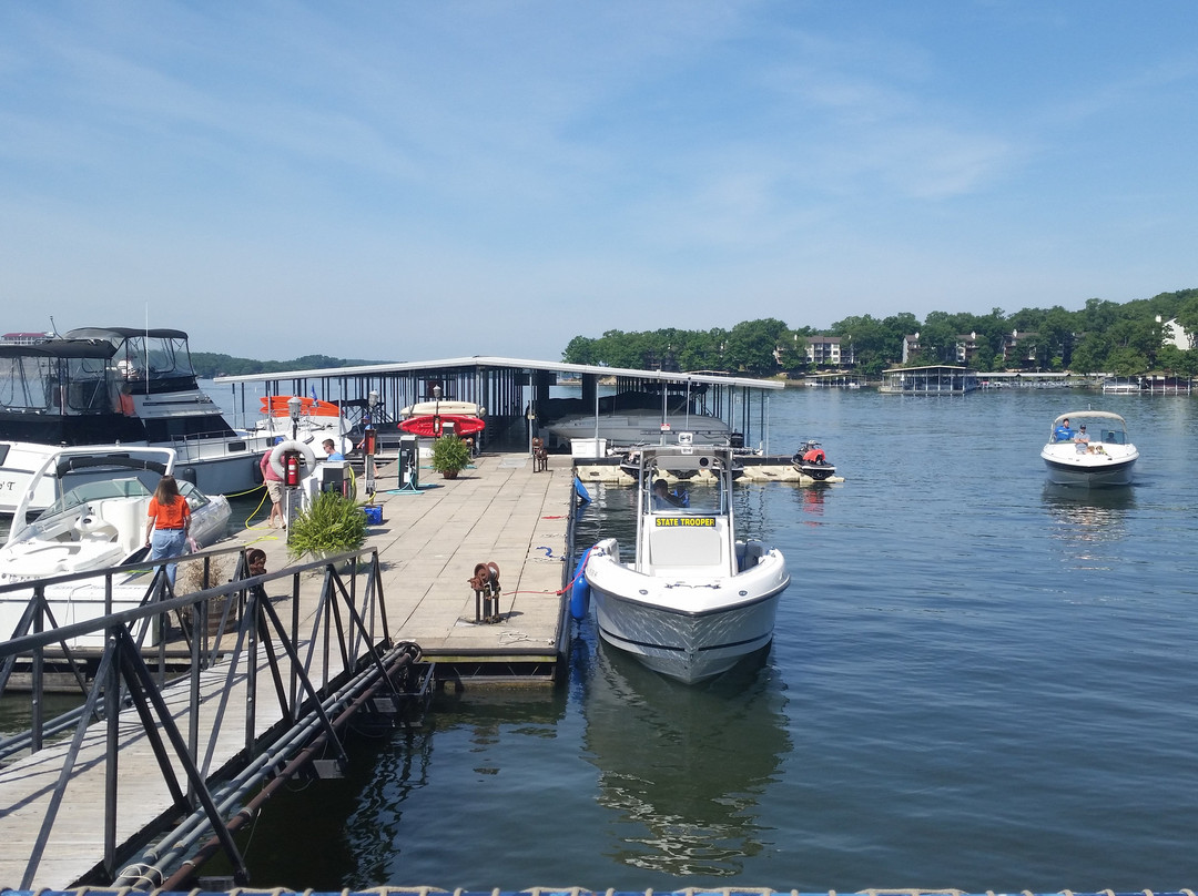 Leisure Lake Charters景点图片