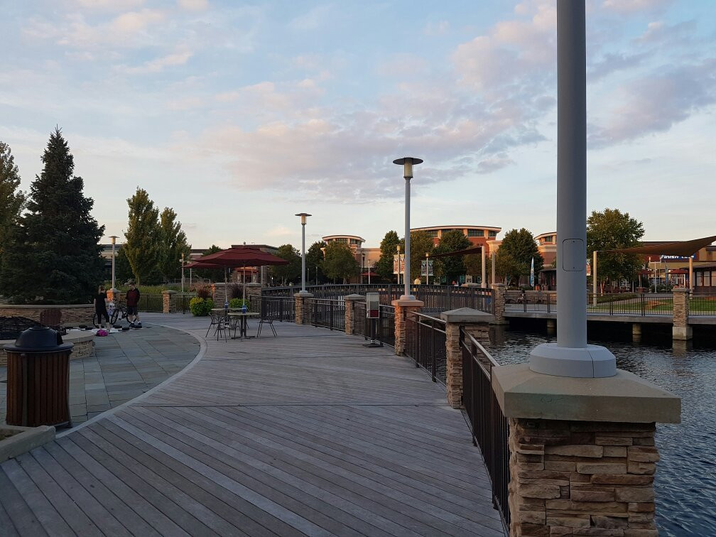 The Shops at Fallen Timbers-莫米必去景点