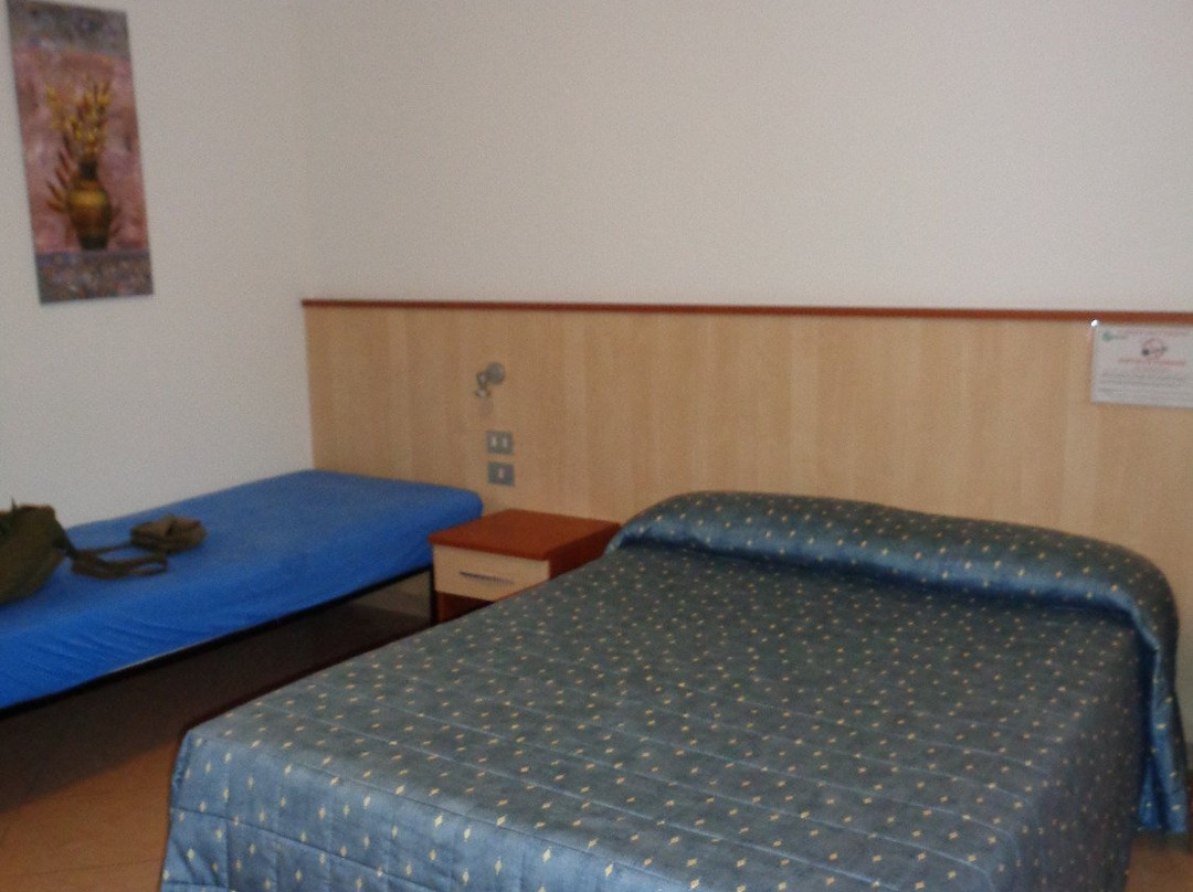 Ezy Hotel主图