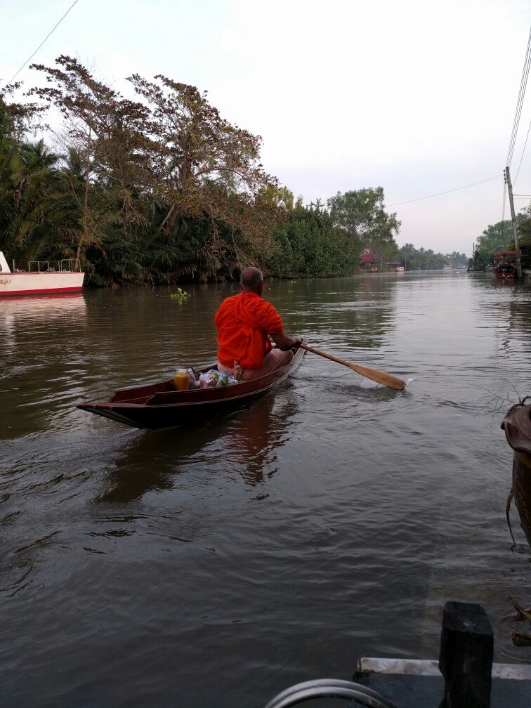 Ruean Mai Chai Khlong-官方
