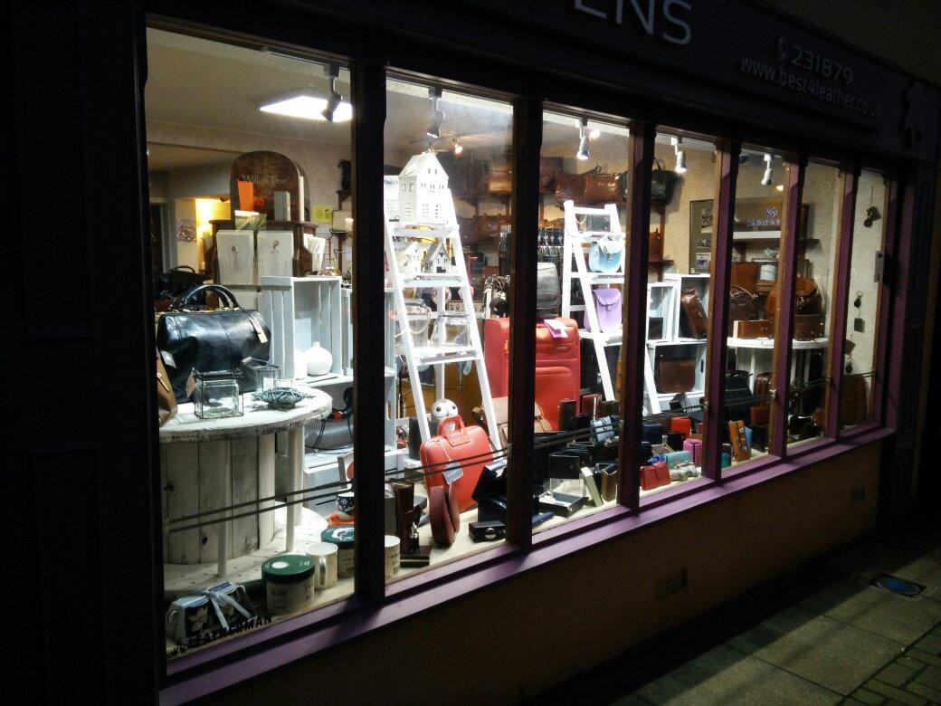 Marsdens Leather Shop-Accrington必去景点