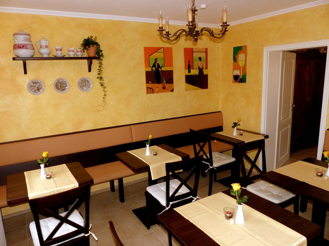 Weidenbach餐馆和美食-Cafe Und Weinstube  "Backer's Roschen"