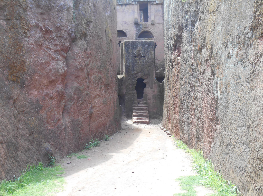 Tomb of Adam景点图片