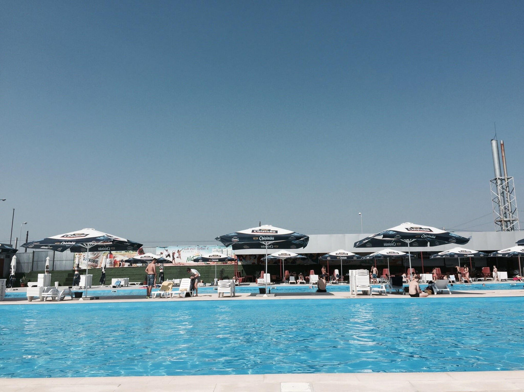 Vadul lui Voda旅游景点-Megapolis Pool