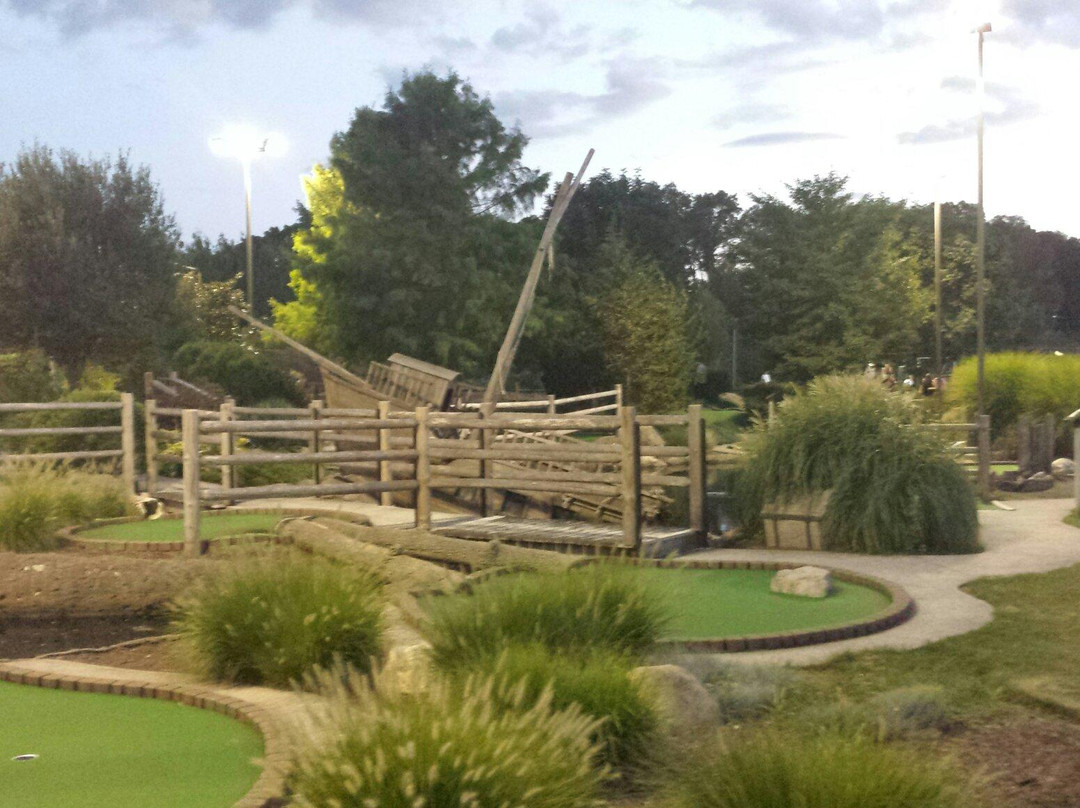 Mulligan's Island Golf & Entertainment-克兰斯顿必去景点