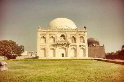 The Haft Gumbaz Tomb景点图片