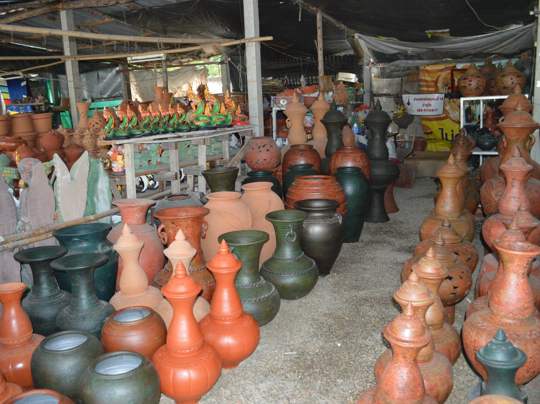 Baan Muang Goong Pottery Village景点图片
