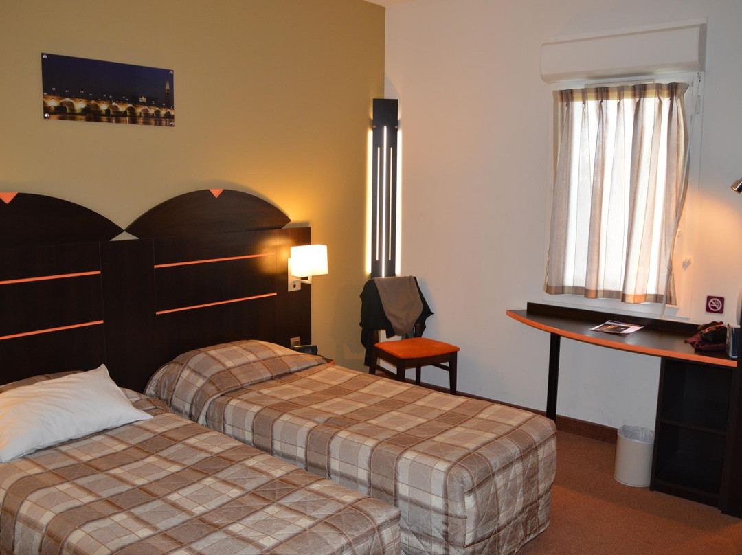 Hôtel Restaurant Akena Bordeaux La Brède主图