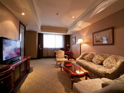 上海南新雅皇冠假日酒店主图