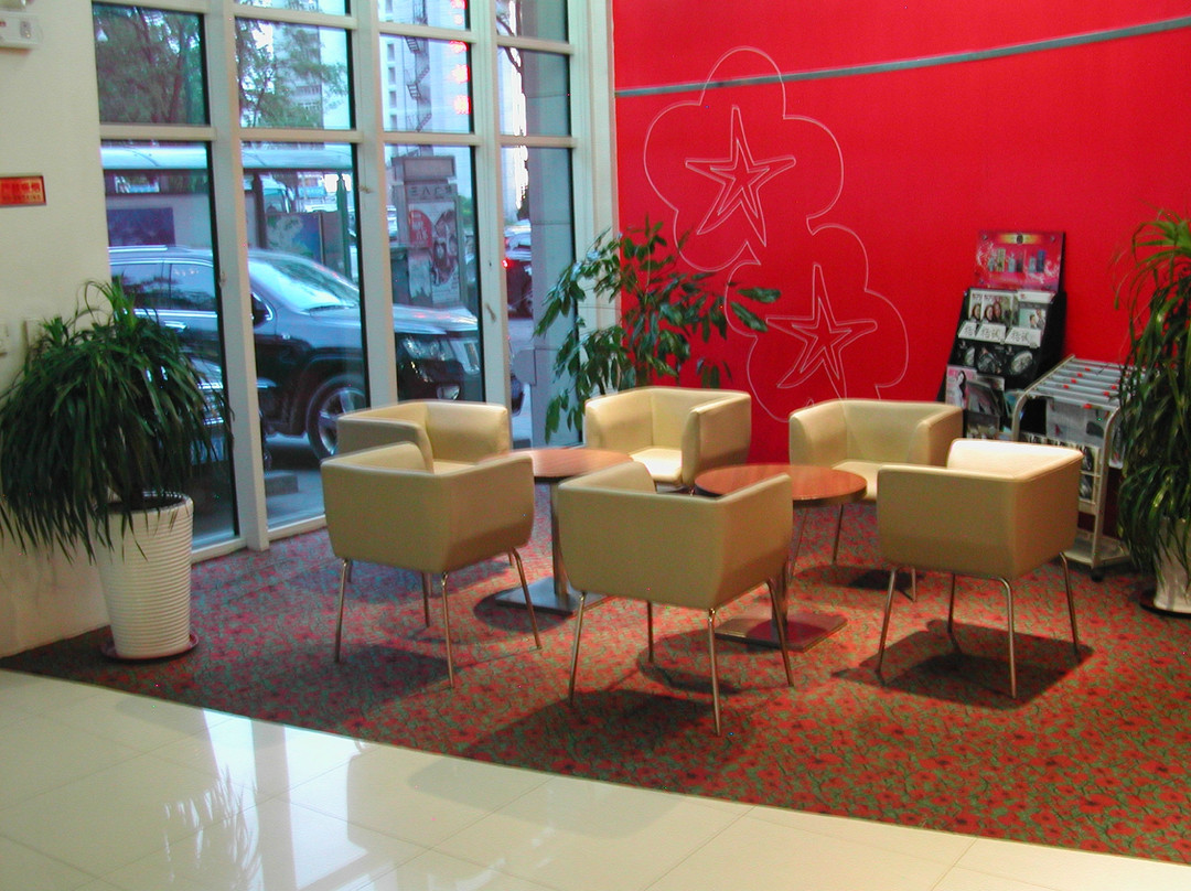 宜必思大连中山广场酒店主图