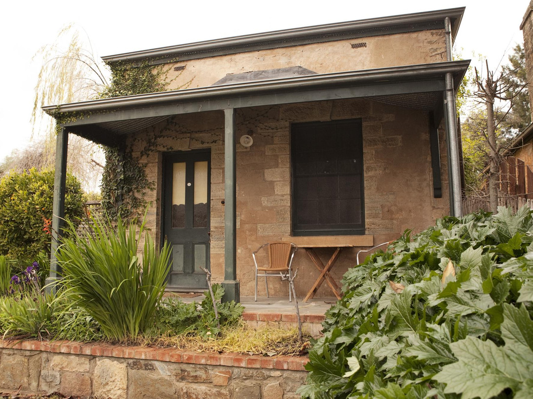 The Rising Sun Hotel主图