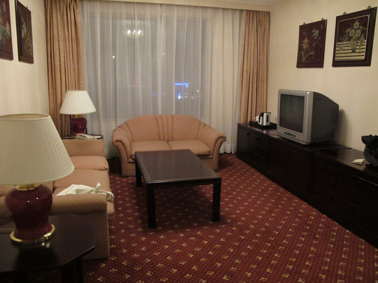 燕山大酒店主图