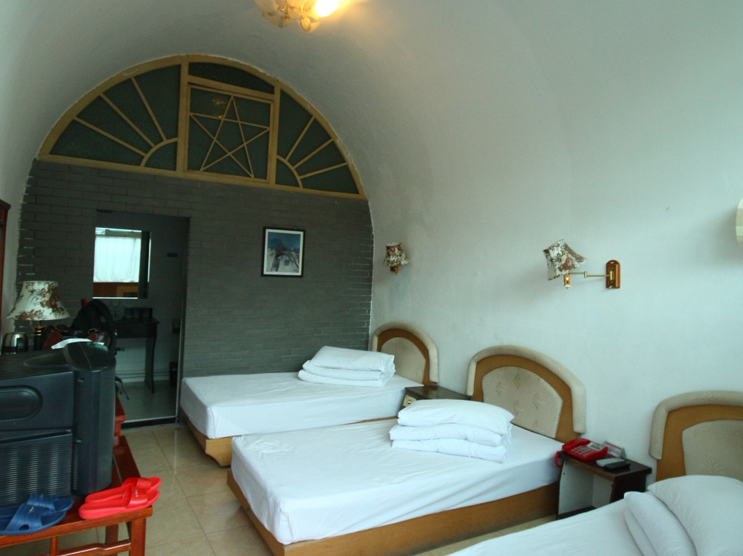 杨家岭石窑宾馆主图